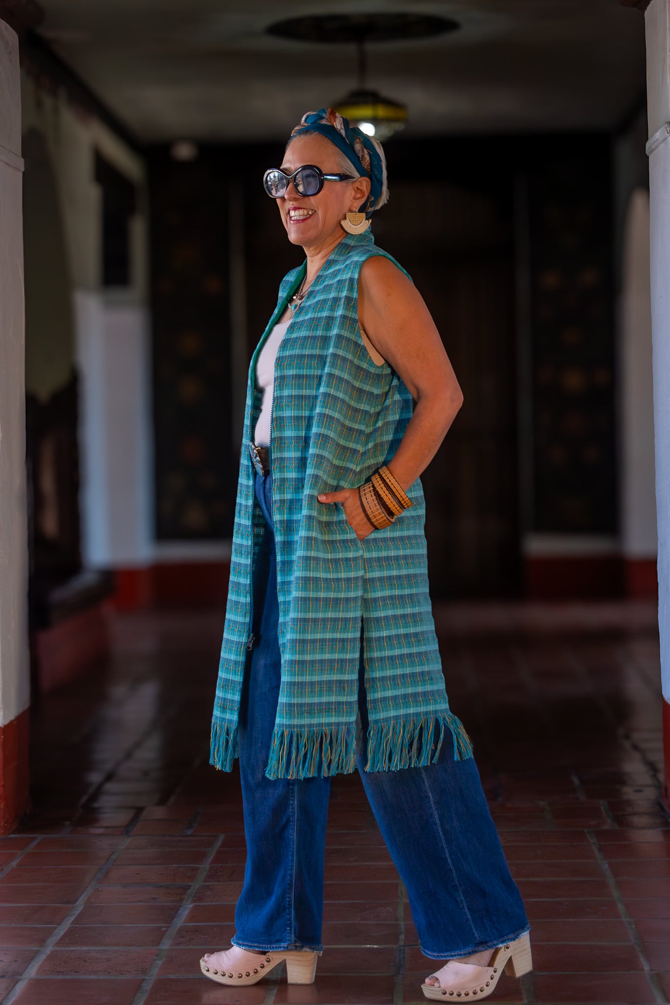 Chaleco de moda mexicana artesanal, con diseño original y exclusivo. Textil 100% algodón tejido en telar de pedal. Pieza única. También puede usarse como vestido.