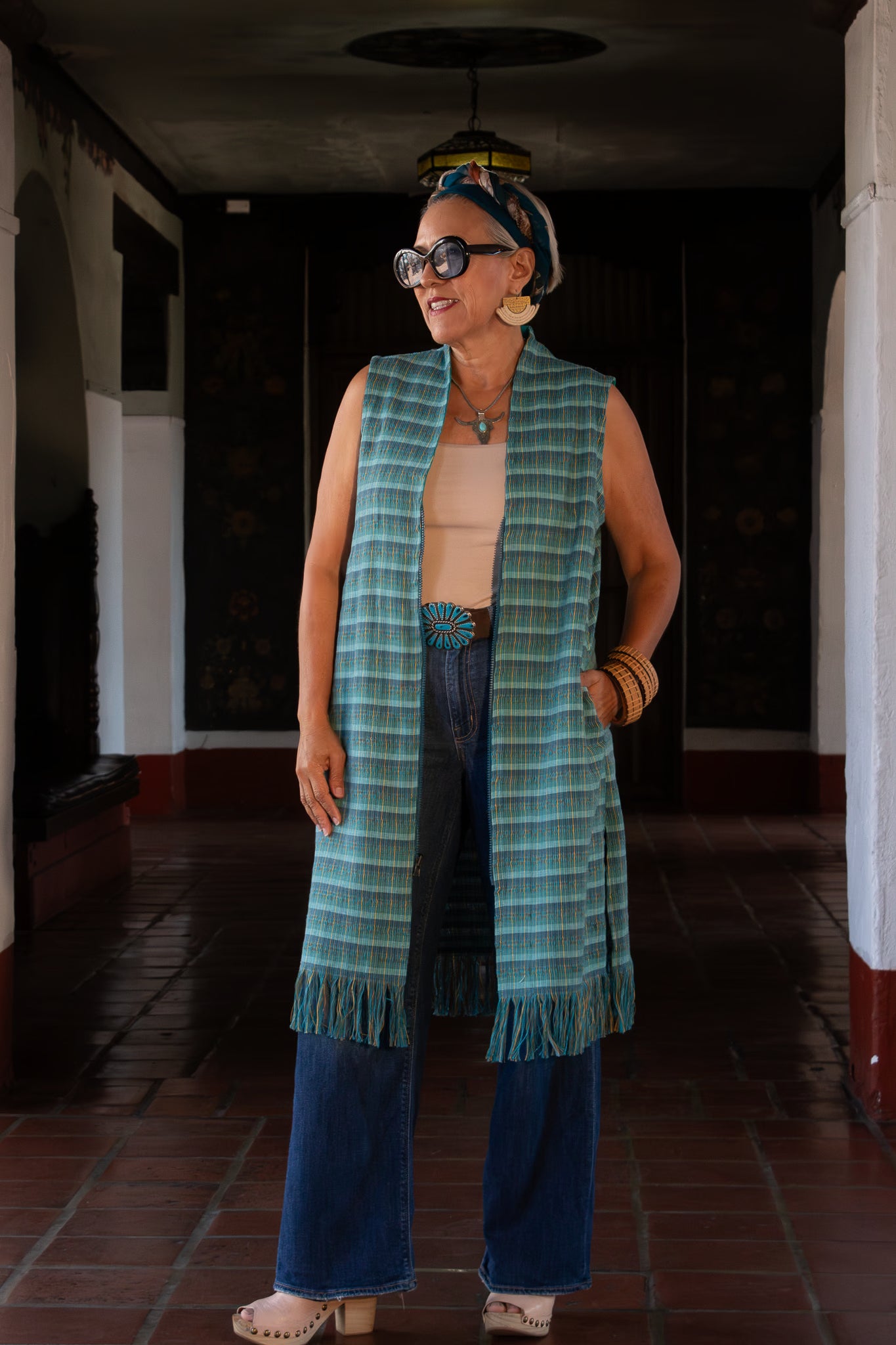 Chaleco de moda mexicana artesanal, con diseño original y exclusivo. Textil 100% algodón tejido en telar de pedal. Pieza única. También puede usarse como vestido.