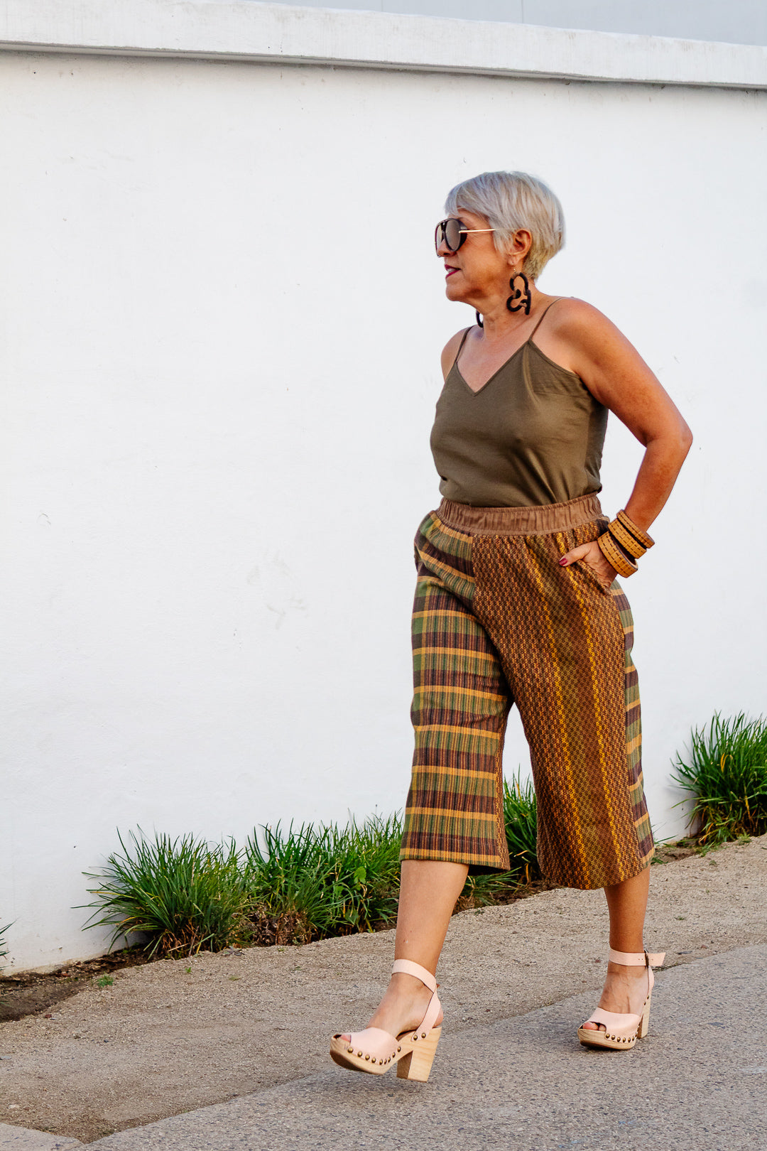 Pantalón Nexo, elaborado con textil artesanal tejido en telar de pedal (pieza única) - Nativa de Corazón.