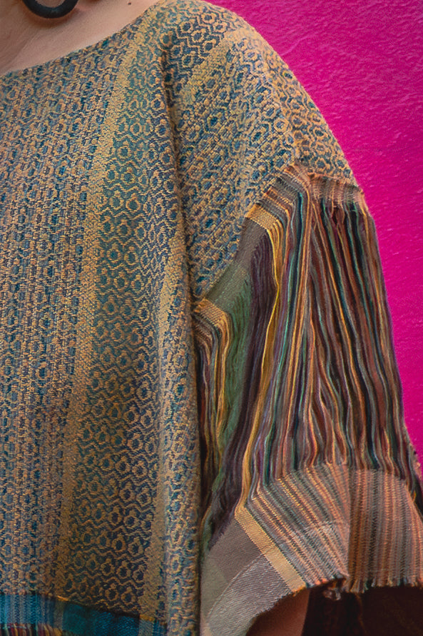 Poncho Nexo con deshilado, moda artesanal (piezas únicas) - Nativa de Corazón