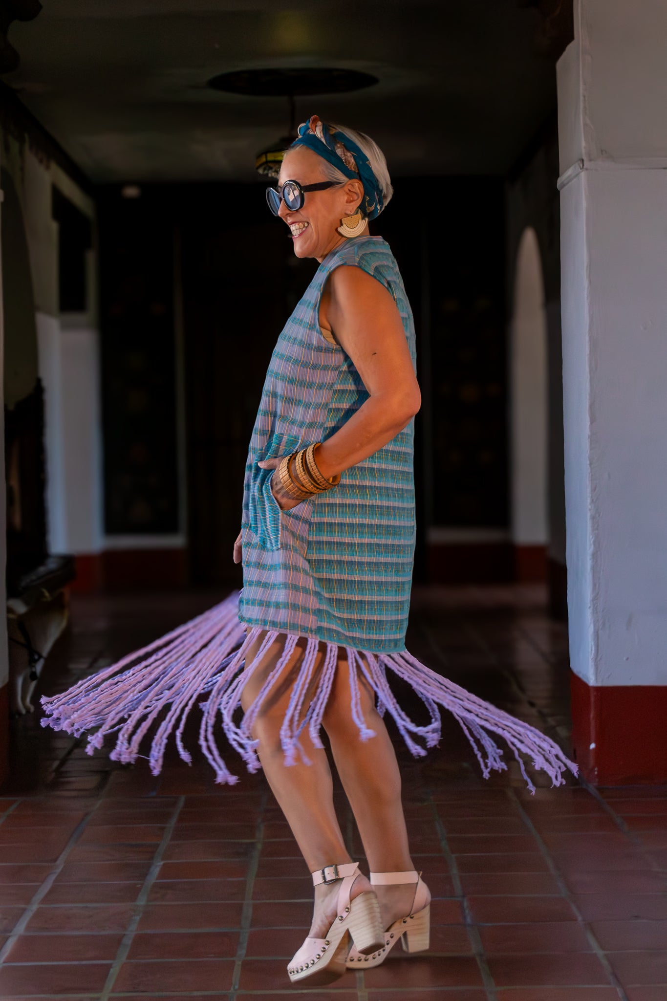 Vestido original, que se puede usar como chaleco. Moda mexicana artesanal, diseño textil tejido en telar de pedal tradicional. Pieza Única.